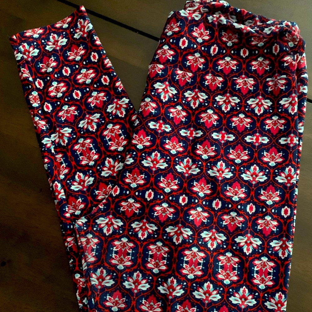 ❤️LEGGINGS❤️ LuLaRoe Tall~n~Curvy